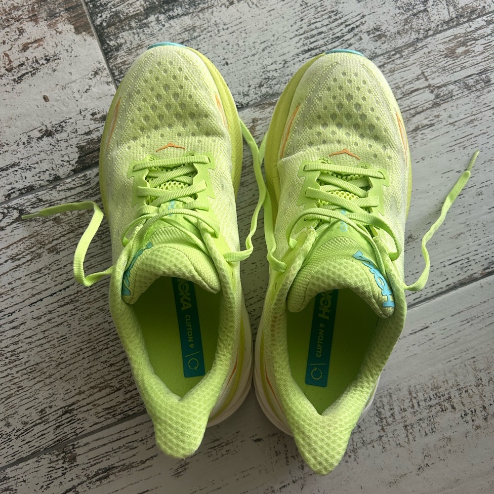 Hoka Clifton 9 women’s shoes size 8.5